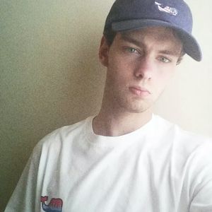 Meet your Posher, Levi